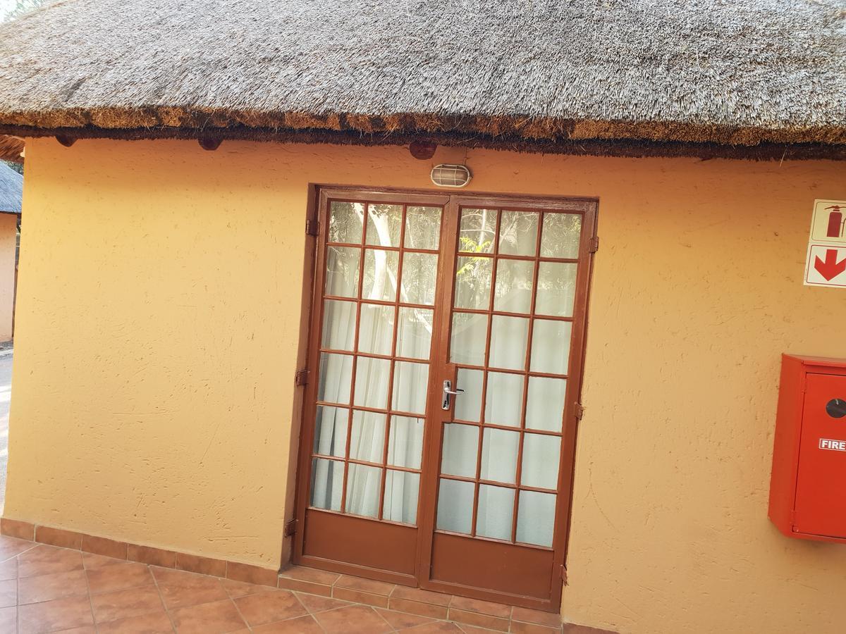 Hartbeespoort Holiday Resort Bagian luar foto